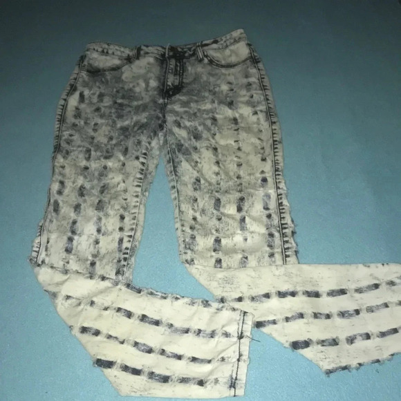 CRAVE FAME by Almost Famous High waisted distress straight leg acid wash size 9 - Picture 1 of 9